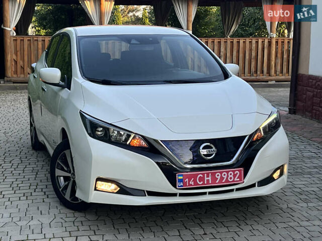 Белый Ниссан Лиф, объемом двигателя 0 л и пробегом 145 тыс. км за 13300 $, фото 1 на Automoto.ua