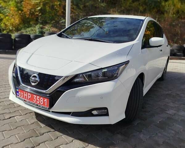 Белый Ниссан Лиф, объемом двигателя 0 л и пробегом 70 тыс. км за 14300 $, фото 1 на Automoto.ua