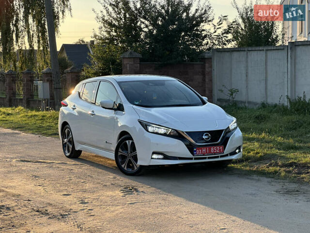Білий Ніссан Ліф, об'ємом двигуна 0 л та пробігом 114 тис. км за 13500 $, фото 1 на Automoto.ua