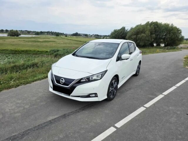 Белый Ниссан Лиф, объемом двигателя 0 л и пробегом 44 тыс. км за 5900 $, фото 1 на Automoto.ua