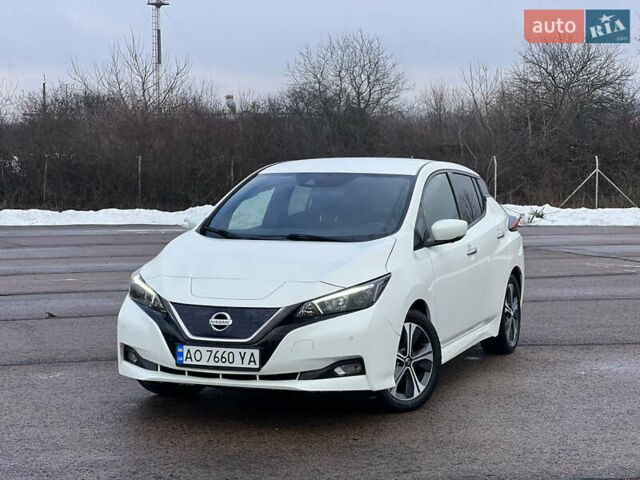 Білий Ніссан Ліф, об'ємом двигуна 0 л та пробігом 96 тис. км за 12800 $, фото 1 на Automoto.ua