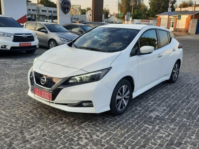 Білий Ніссан Ліф, об'ємом двигуна 0 л та пробігом 80 тис. км за 13500 $, фото 1 на Automoto.ua