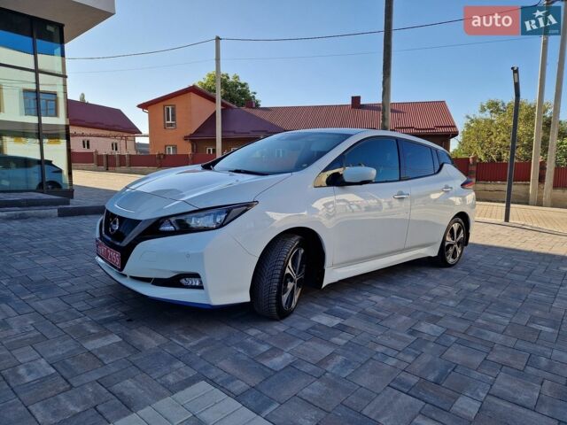 Белый Ниссан Лиф, объемом двигателя 0 л и пробегом 143 тыс. км за 13500 $, фото 1 на Automoto.ua