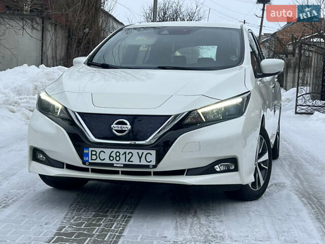 Білий Ніссан Ліф, об'ємом двигуна 0 л та пробігом 146 тис. км за 13199 $, фото 1 на Automoto.ua