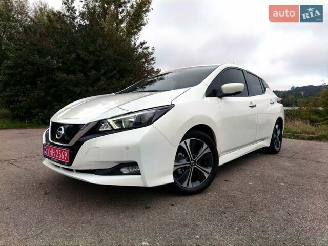 Белый Ниссан Лиф, объемом двигателя 0 л и пробегом 72 тыс. км за 13750 $, фото 1 на Automoto.ua