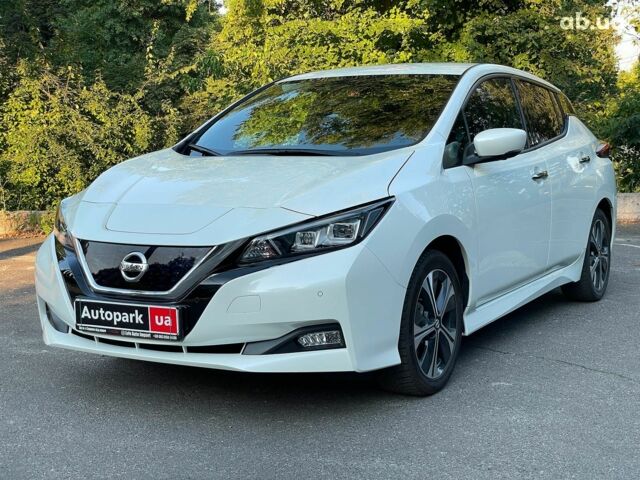 Белый Ниссан Лиф, объемом двигателя 0 л и пробегом 21 тыс. км за 15590 $, фото 1 на Automoto.ua