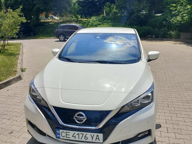 Білий Ніссан Ліф, об'ємом двигуна 0 л та пробігом 125 тис. км за 14500 $, фото 1 на Automoto.ua