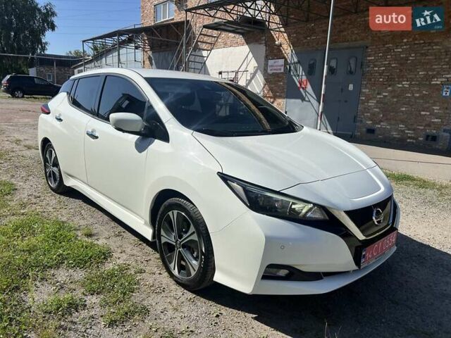 Белый Ниссан Лиф, объемом двигателя 0 л и пробегом 78 тыс. км за 14200 $, фото 1 на Automoto.ua