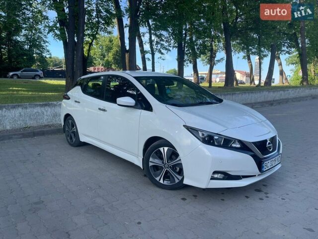 Белый Ниссан Лиф, объемом двигателя 0 л и пробегом 29 тыс. км за 15500 $, фото 1 на Automoto.ua