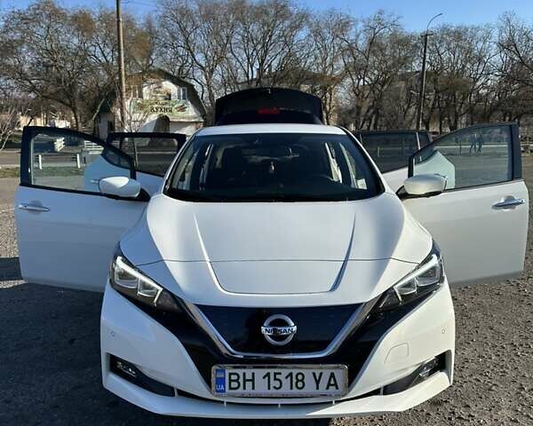 Белый Ниссан Лиф, объемом двигателя 0 л и пробегом 38 тыс. км за 15700 $, фото 1 на Automoto.ua