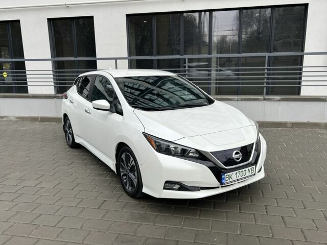 Белый Ниссан Лиф, объемом двигателя 0 л и пробегом 27 тыс. км за 13800 $, фото 1 на Automoto.ua