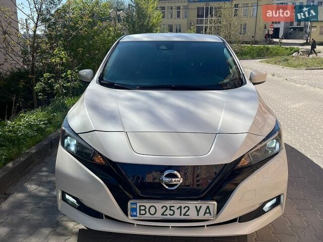 Белый Ниссан Лиф, объемом двигателя 0 л и пробегом 115 тыс. км за 12900 $, фото 1 на Automoto.ua