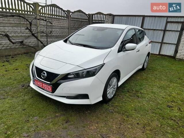 Белый Ниссан Лиф, объемом двигателя 0 л и пробегом 20 тыс. км за 14000 $, фото 1 на Automoto.ua