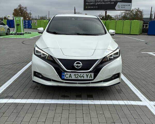 Білий Ніссан Ліф, об'ємом двигуна 0 л та пробігом 46 тис. км за 17750 $, фото 1 на Automoto.ua