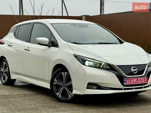 Белый Ниссан Лиф, объемом двигателя 0 л и пробегом 44 тыс. км за 14950 $, фото 1 на Automoto.ua