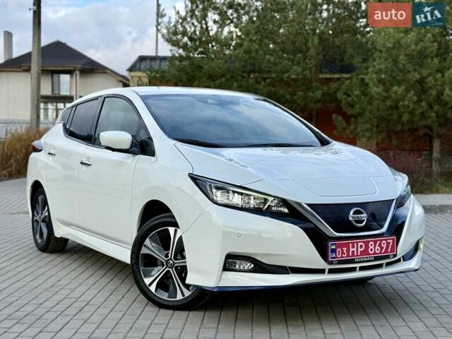 Белый Ниссан Лиф, объемом двигателя 0 л и пробегом 98 тыс. км за 15950 $, фото 1 на Automoto.ua