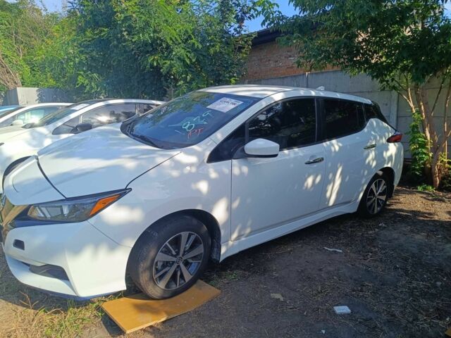 Белый Ниссан Лиф, объемом двигателя 0 л и пробегом 50 тыс. км за 409 $, фото 1 на Automoto.ua