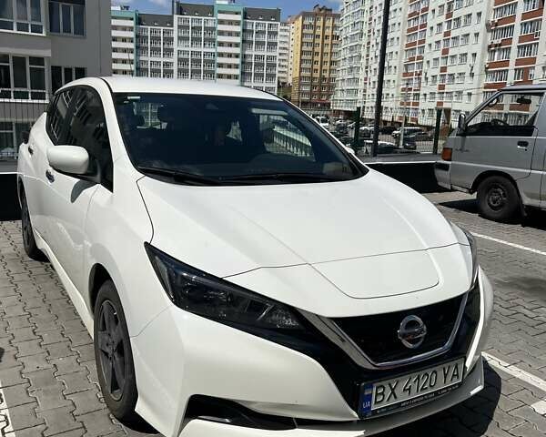 Белый Ниссан Лиф, объемом двигателя 0 л и пробегом 49 тыс. км за 13700 $, фото 1 на Automoto.ua