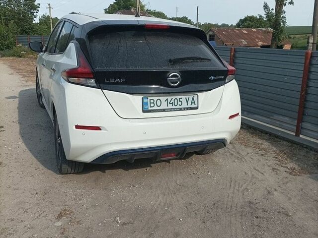 Білий Ніссан Ліф, об'ємом двигуна 0 л та пробігом 140 тис. км за 14999 $, фото 1 на Automoto.ua
