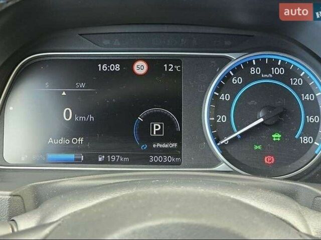 Білий Ніссан Ліф, об'ємом двигуна 0 л та пробігом 71 тис. км за 10600 $, фото 1 на Automoto.ua