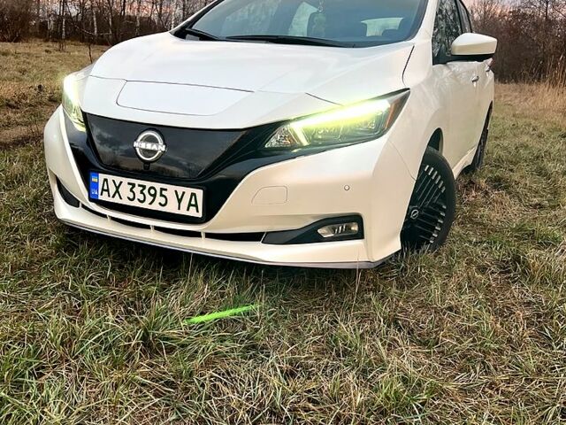Белый Ниссан Лиф, объемом двигателя 0 л и пробегом 15 тыс. км за 22000 $, фото 1 на Automoto.ua