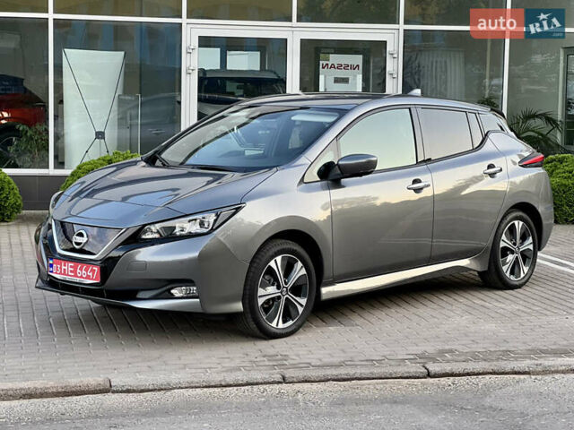 Білий Ніссан Ліф, об'ємом двигуна 0 л та пробігом 28 тис. км за 18500 $, фото 1 на Automoto.ua