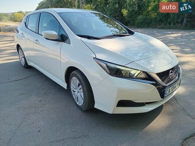 Белый Ниссан Лиф, объемом двигателя 0 л и пробегом 27 тыс. км за 16800 $, фото 1 на Automoto.ua