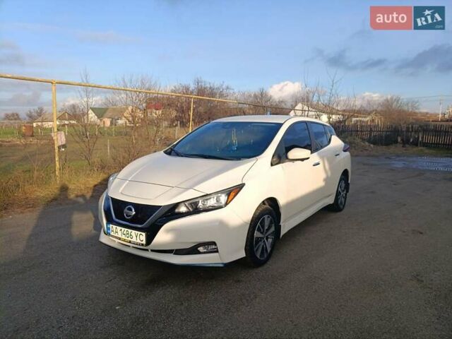 Білий Ніссан Ліф, об'ємом двигуна 0 л та пробігом 94 тис. км за 14300 $, фото 1 на Automoto.ua
