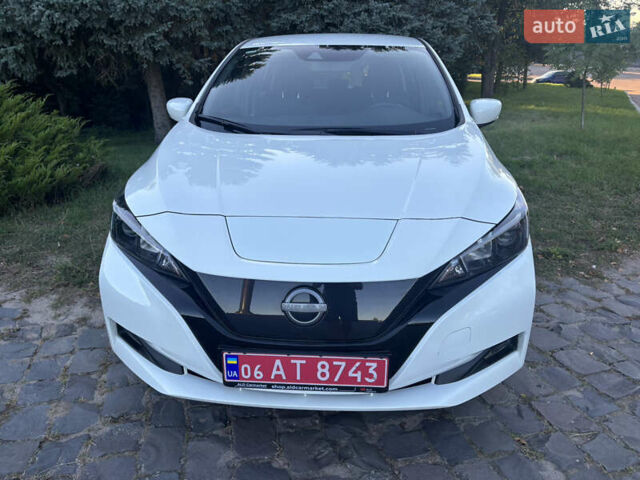 Белый Ниссан Лиф, объемом двигателя 0 л и пробегом 29 тыс. км за 15500 $, фото 1 на Automoto.ua