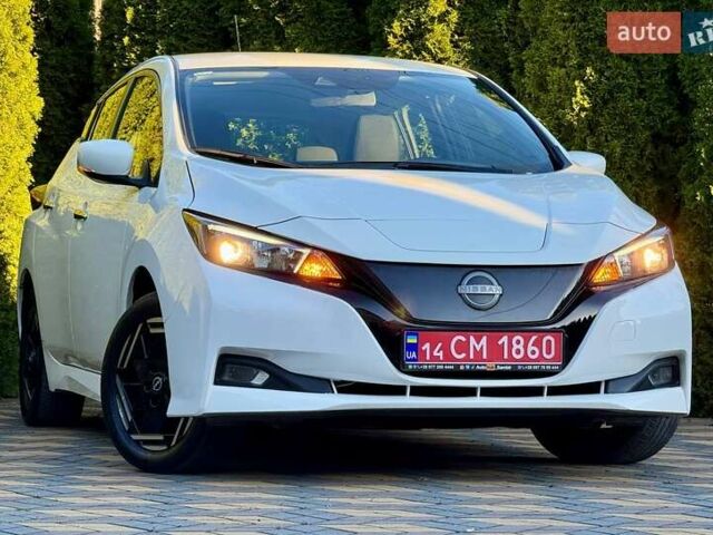 Белый Ниссан Лиф, объемом двигателя 0 л и пробегом 38 тыс. км за 14999 $, фото 1 на Automoto.ua