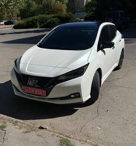 Білий Ніссан Ліф, об'ємом двигуна 0 л та пробігом 10 тис. км за 22200 $, фото 1 на Automoto.ua