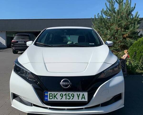 Белый Ниссан Лиф, объемом двигателя 0 л и пробегом 10 тыс. км за 16500 $, фото 1 на Automoto.ua