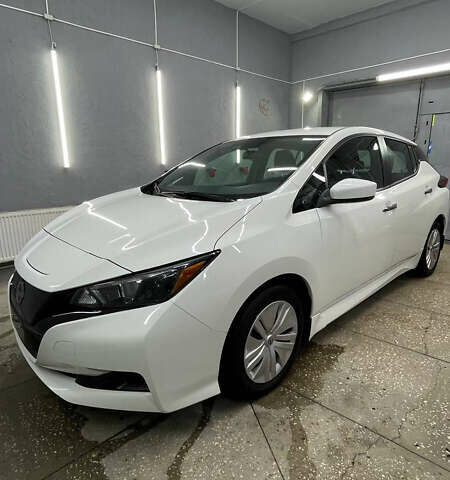 Белый Ниссан Лиф, объемом двигателя 0 л и пробегом 12 тыс. км за 20499 $, фото 1 на Automoto.ua