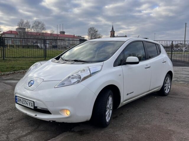 Белый Ниссан Лиф, объемом двигателя 0 л и пробегом 96 тыс. км за 8200 $, фото 1 на Automoto.ua