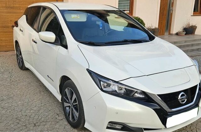 Белый Ниссан Лиф, объемом двигателя 0 л и пробегом 71 тыс. км за 9200 $, фото 1 на Automoto.ua