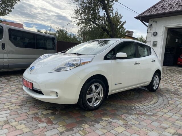 Белый Ниссан Лиф, объемом двигателя 0 л и пробегом 109 тыс. км за 5700 $, фото 1 на Automoto.ua