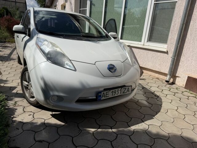 Білий Ніссан Ліф, об'ємом двигуна 0 л та пробігом 179 тис. км за 6718 $, фото 1 на Automoto.ua