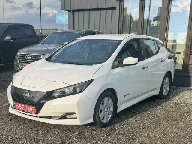 Белый Ниссан Лиф, объемом двигателя 0 л и пробегом 150 тыс. км за 12495 $, фото 1 на Automoto.ua