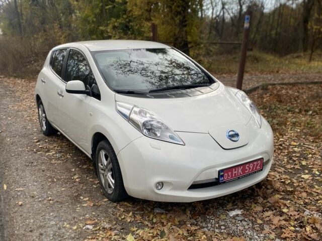 Білий Ніссан Ліф, об'ємом двигуна 0 л та пробігом 125 тис. км за 6100 $, фото 1 на Automoto.ua