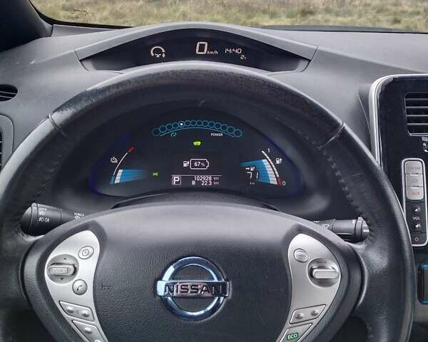 Бежевий Ніссан Ліф, об'ємом двигуна 0 л та пробігом 103 тис. км за 6200 $, фото 1 на Automoto.ua