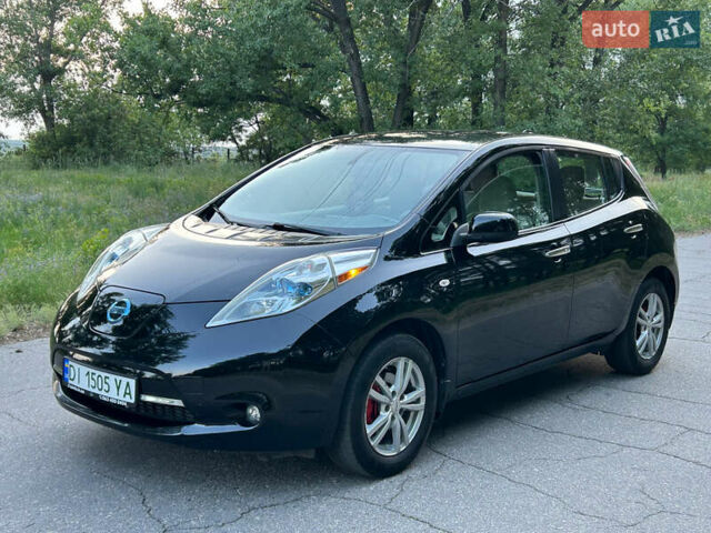 Черный Ниссан Лиф, объемом двигателя 0 л и пробегом 160 тыс. км за 3899 $, фото 1 на Automoto.ua