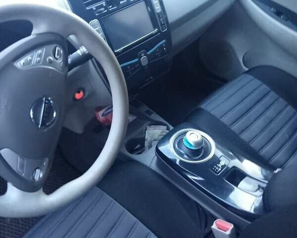 Чорний Ніссан Ліф, об'ємом двигуна 0 л та пробігом 130 тис. км за 7600 $, фото 1 на Automoto.ua