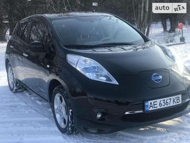 Черный Ниссан Лиф, объемом двигателя 0 л и пробегом 49 тыс. км за 7700 $, фото 1 на Automoto.ua