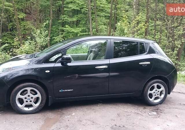 Черный Ниссан Лиф, объемом двигателя 0 л и пробегом 145 тыс. км за 5200 $, фото 1 на Automoto.ua