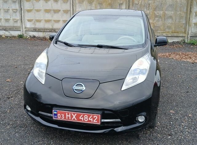 Черный Ниссан Лиф, объемом двигателя 0 л и пробегом 86 тыс. км за 4500 $, фото 1 на Automoto.ua