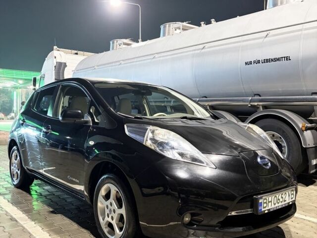 Черный Ниссан Лиф, объемом двигателя 0 л и пробегом 79 тыс. км за 4800 $, фото 1 на Automoto.ua