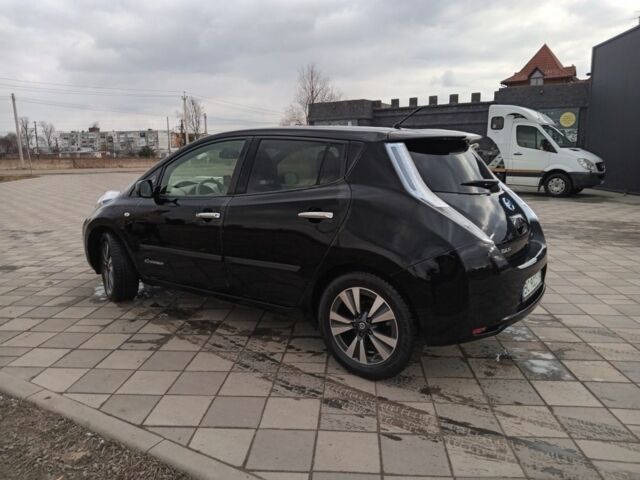 Чорний Ніссан Ліф, об'ємом двигуна 0 л та пробігом 132 тис. км за 4900 $, фото 1 на Automoto.ua