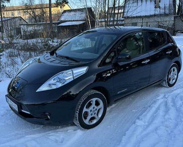 Черный Ниссан Лиф, объемом двигателя 0 л и пробегом 107 тыс. км за 3750 $, фото 1 на Automoto.ua