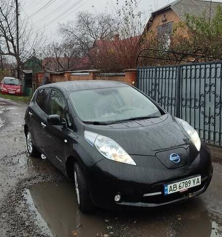 Черный Ниссан Лиф, объемом двигателя 0 л и пробегом 200 тыс. км за 4000 $, фото 1 на Automoto.ua