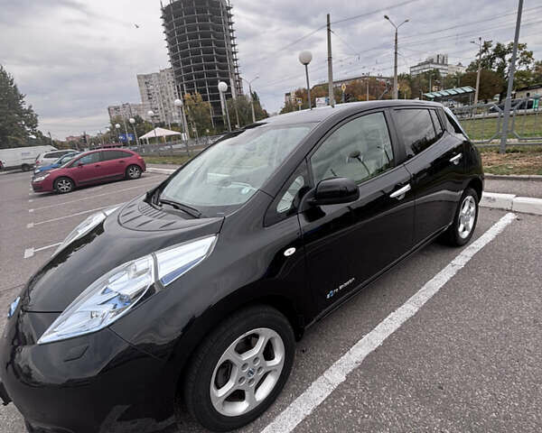 Черный Ниссан Лиф, объемом двигателя 0 л и пробегом 117 тыс. км за 6300 $, фото 1 на Automoto.ua